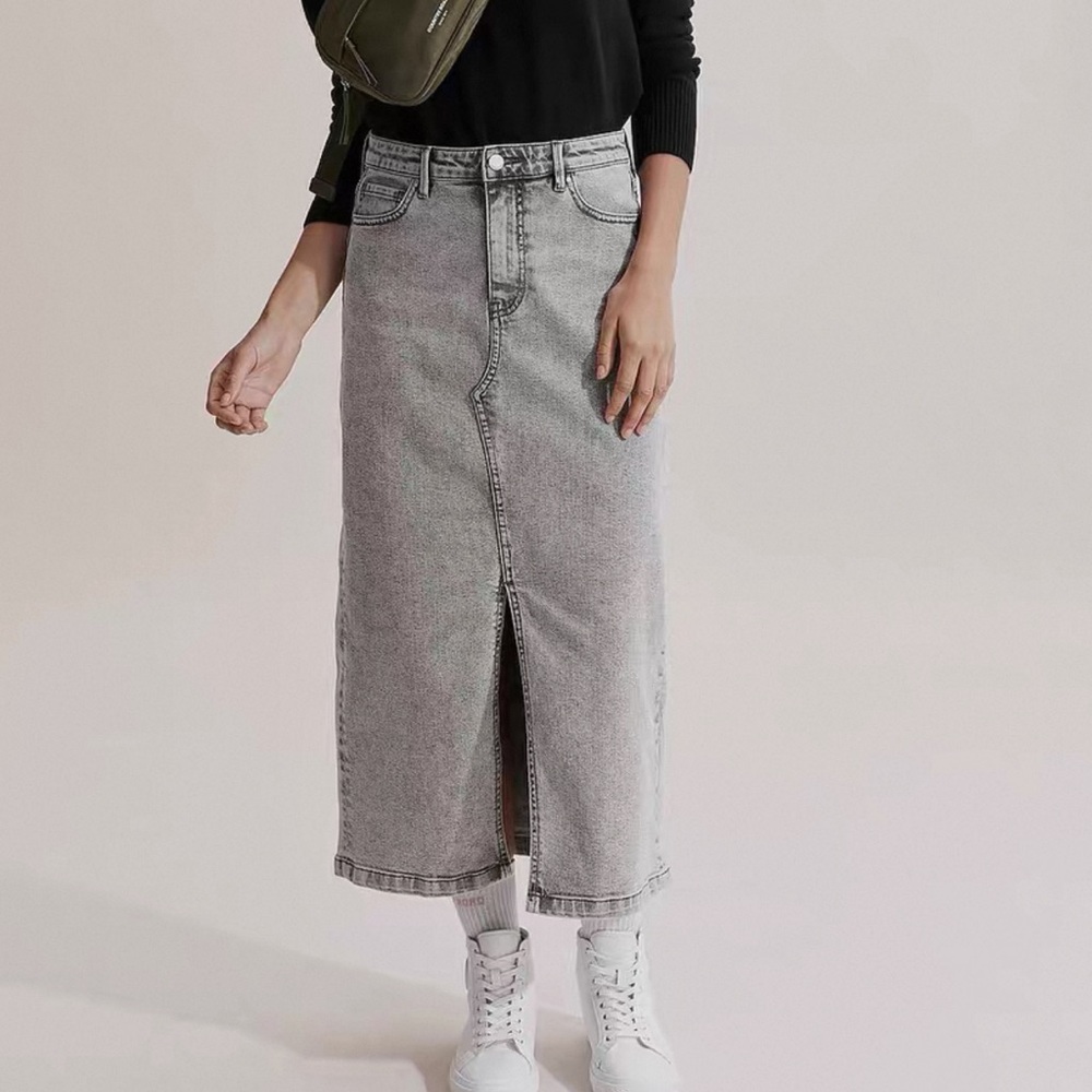 Country Road Gray Denim Midi Skirt